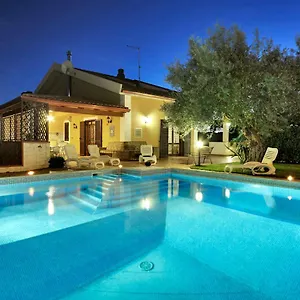 villa-dellulivo.sicilyhotelsitaly.net/